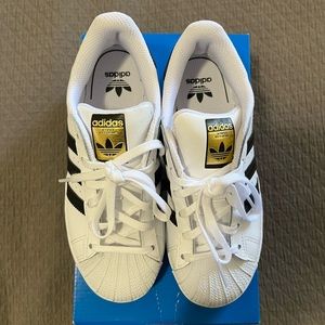 New kids’ adidas superstars